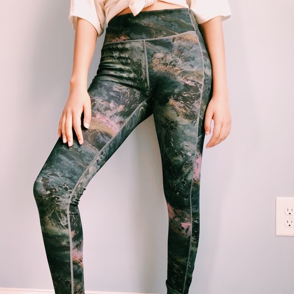 lululemon leggings - Picture 6 of 8